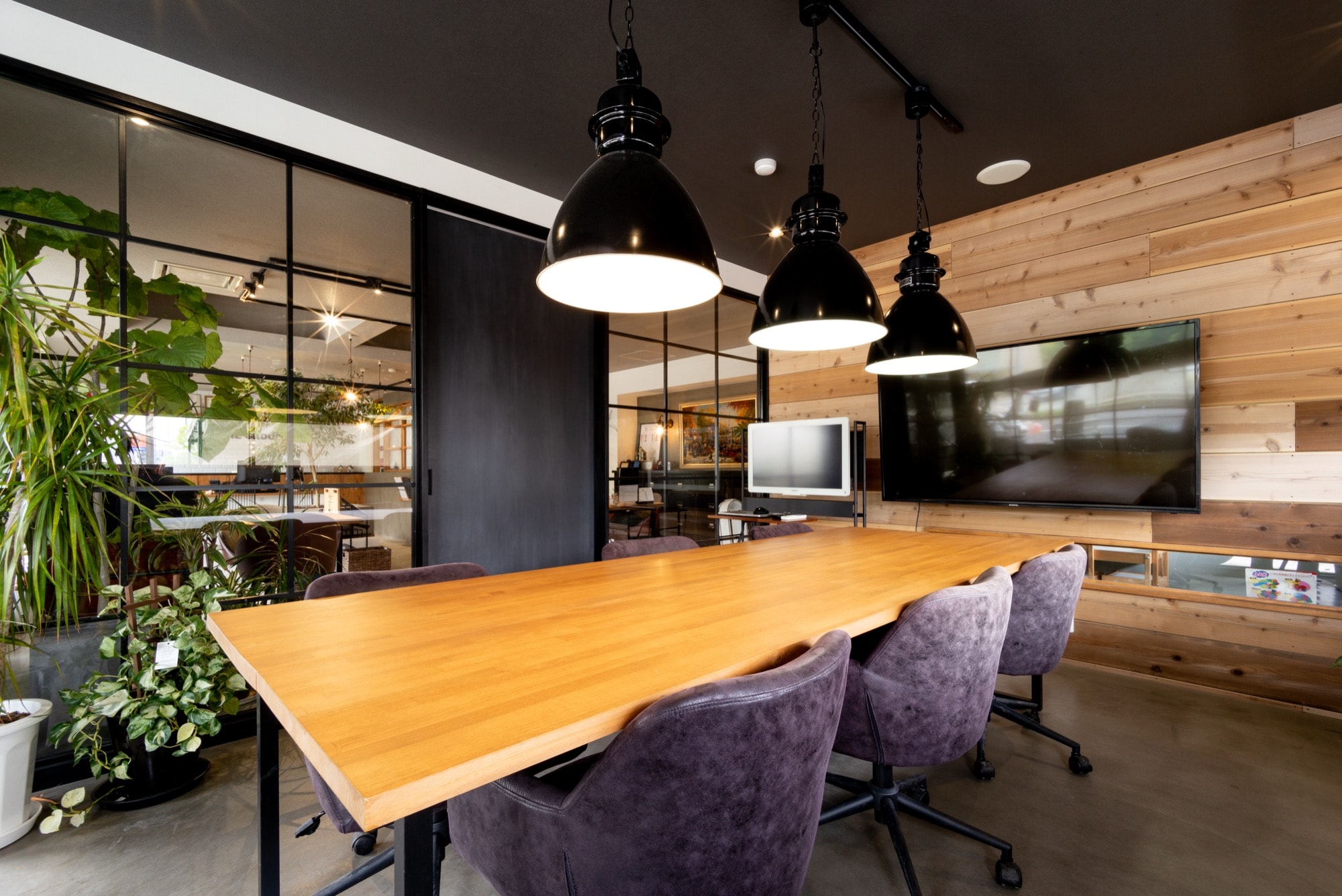 ACE FORMオフィスのミーティングルーム写真