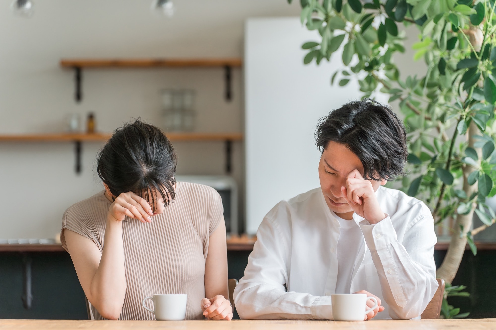 失敗を後悔する夫婦